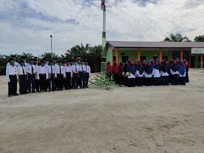 Makna Kata TITIP Bagi Orangtua yang Menyekelohkan Anak di Pondok Pesantren