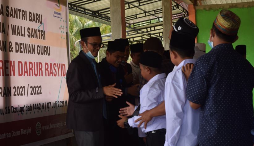 Ustadz Rasyid : Pesantren Bukan Hotel Bukan Restoran..!!