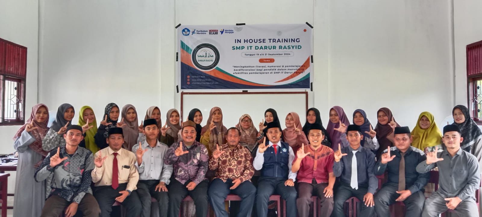 SMP IT Darur Rasyid Selengrakan In House Training Dalam Meningkatkan Potensi Guru dan Tendik