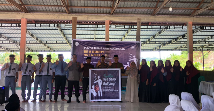 Deklarasikan Pendidikan "No Bullying" Bersama Kapolsek Simpang Kanan