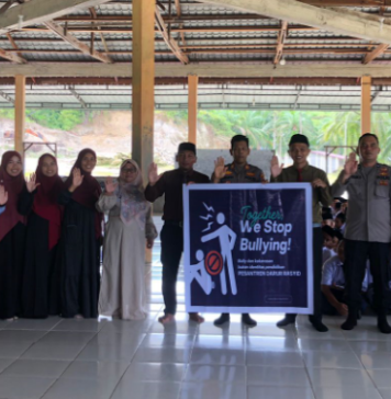 Deklarasikan Pendidikan “No Bullying” Bersama Kapolsek Simpang Kanan Deklarasikan Pendidikan "No Bullying" Bersama Kapolsek Simpang Kanan