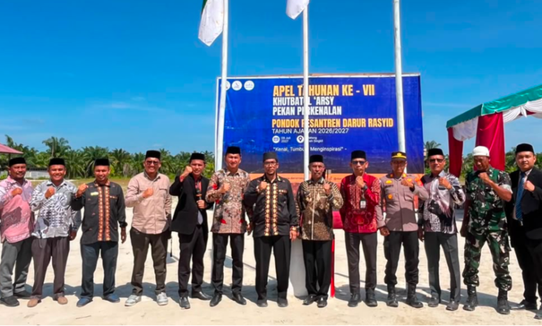 Kacabdin Aceh Singkil Apresiasi Disiplin Siswa pada Apel Tahunan VII Pondok Pesantren Darur Rasyid